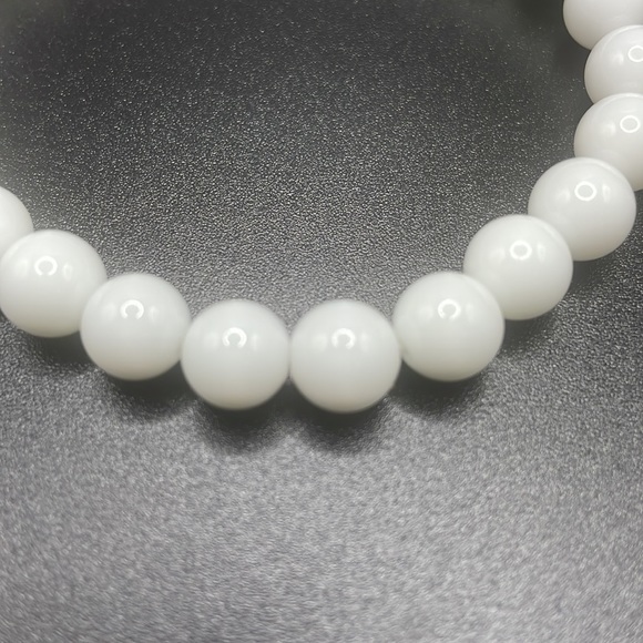 White jade precious gemstone bracelet - Picture 3 of 3